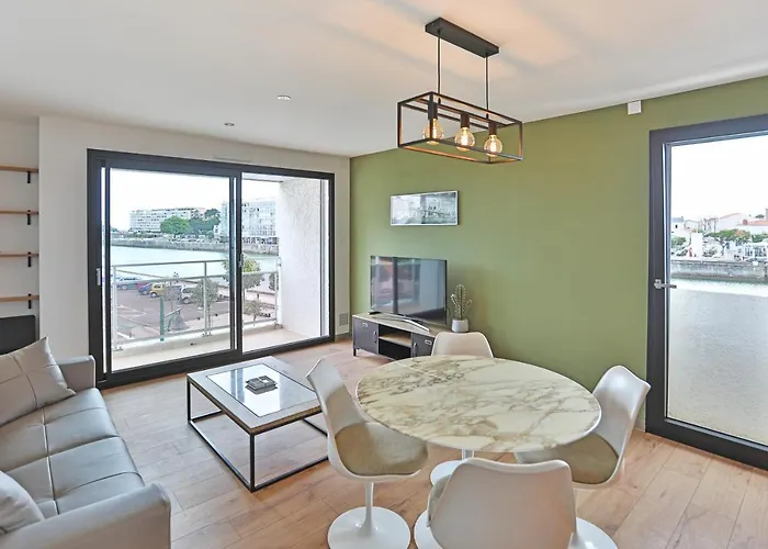Vue Panoramique Mer Et Chenal Meme De La Chambre 50M2 Refait A Neuf Situation Ideale En Option Garage Ferme Prive