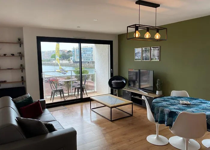 Vue Panoramique Mer Et Chenal Meme De La Chambre 50M2 Refait A Neuf Situation Ideale En Option Garage Ferme Prive