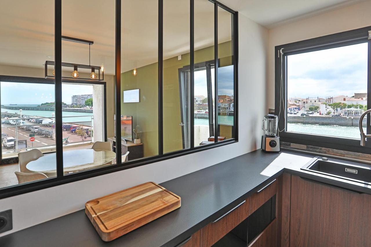 Vue Panoramique Et Chenal Meme De La 50m2 Refait A Neuf Situation Ideale En Option Garage Ferme Prive Les Sables-dʼOlonne