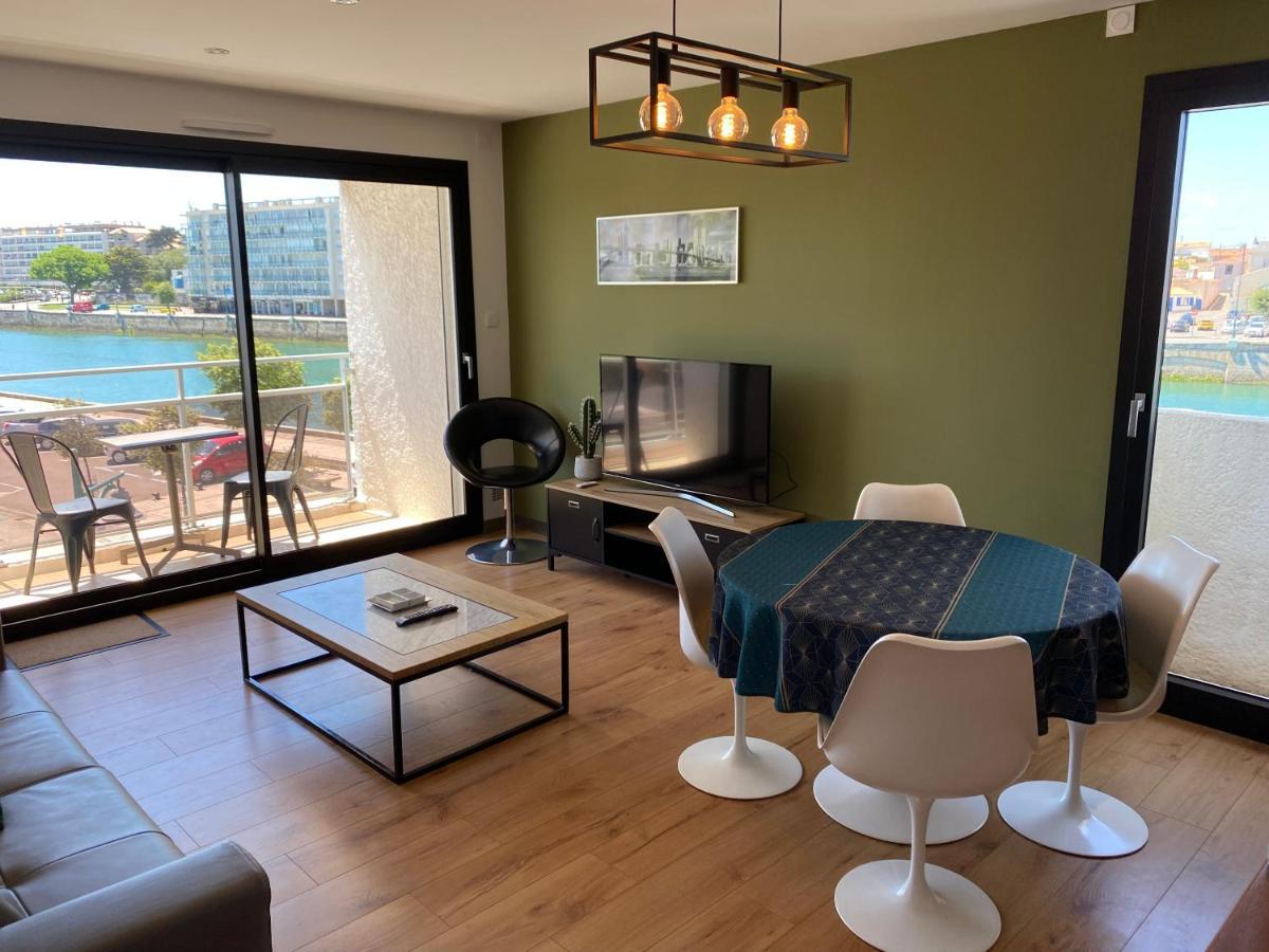 Vue Panoramique Et Chenal Meme De La 50m2 Refait A Neuf Situation Ideale En Option Garage Ferme Prive Apartment Les Sables-dʼOlonne